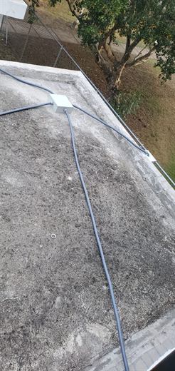Conducciones el&eacute;ctricas sobre la cubierta de un m&oacute;dulo CSTI